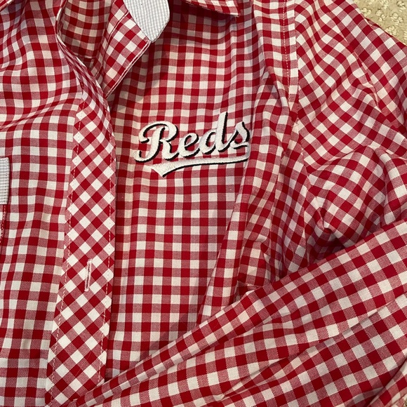 Cincinnati Reds Button Down - Picture 2 of 3